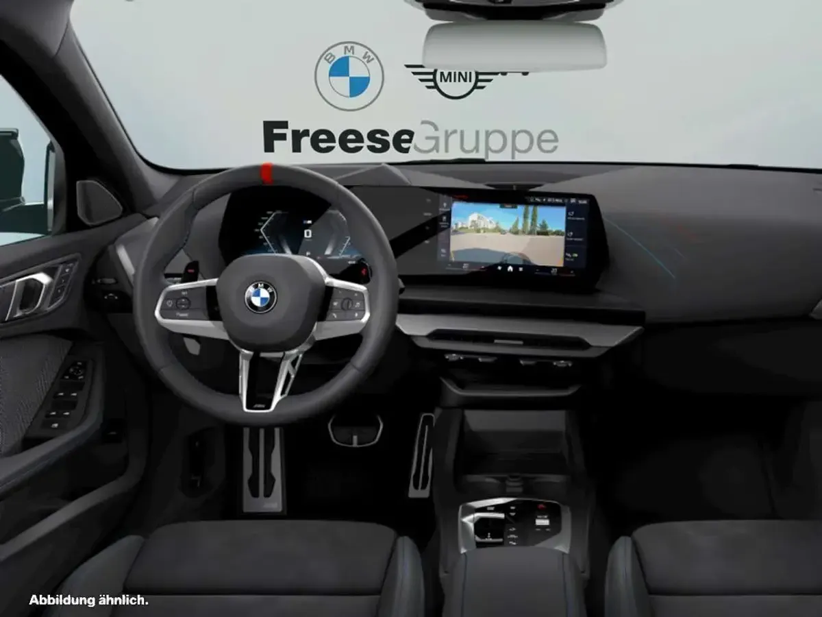 Ny BMW M135 Performance 300 HK (220 kW) 2026 Sølv Hatchback