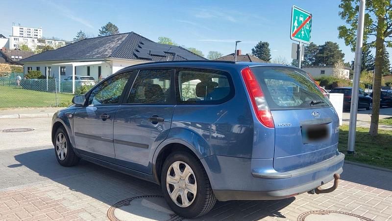 Second-hand Ford Focus 116 CP (85 kW) 2006 Albastru Break