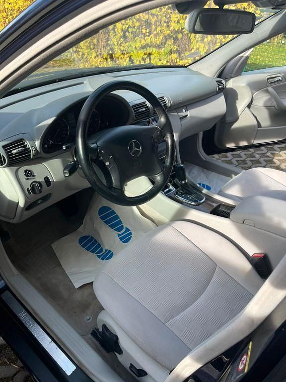 Gebraucht Mercedes C180 Classic 143 PS (105 kW) 2006 Blau Limousine