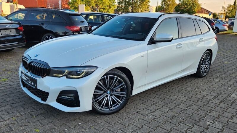 Weiß Gebraucht 2022 BMW 330 M Sport Limousine | 29.995 € (Guter Preis) - Bild 1/4