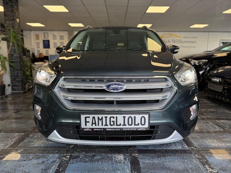 Gebraucht Ford Kuga Titanium 150 PS (110 kW) 2017 Grün SUV