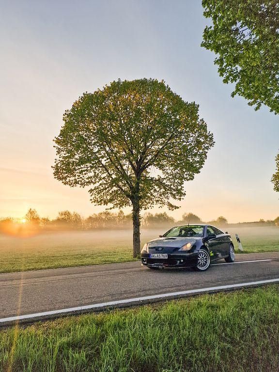 Schwarz Gebraucht 2002 Toyota Celica Coupé | 10.400 € - Bild 1/4