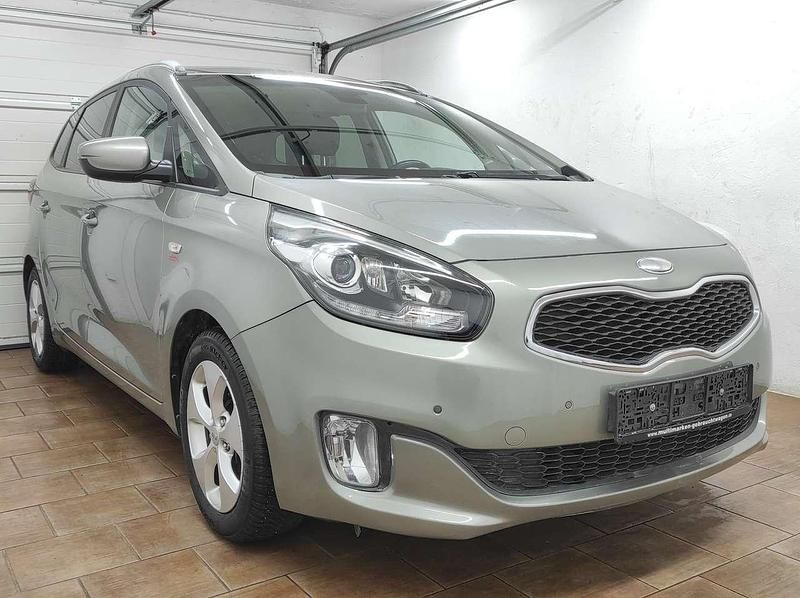 Gebraucht Kia Carens 136 PS (100 kW) 2014 Camden beige Van / Kleinbus