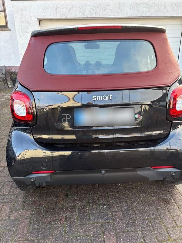 Gebraucht Smart ForTwo Cabrio 90 PS (66 kW) 2019 Schwarz Cabrio
