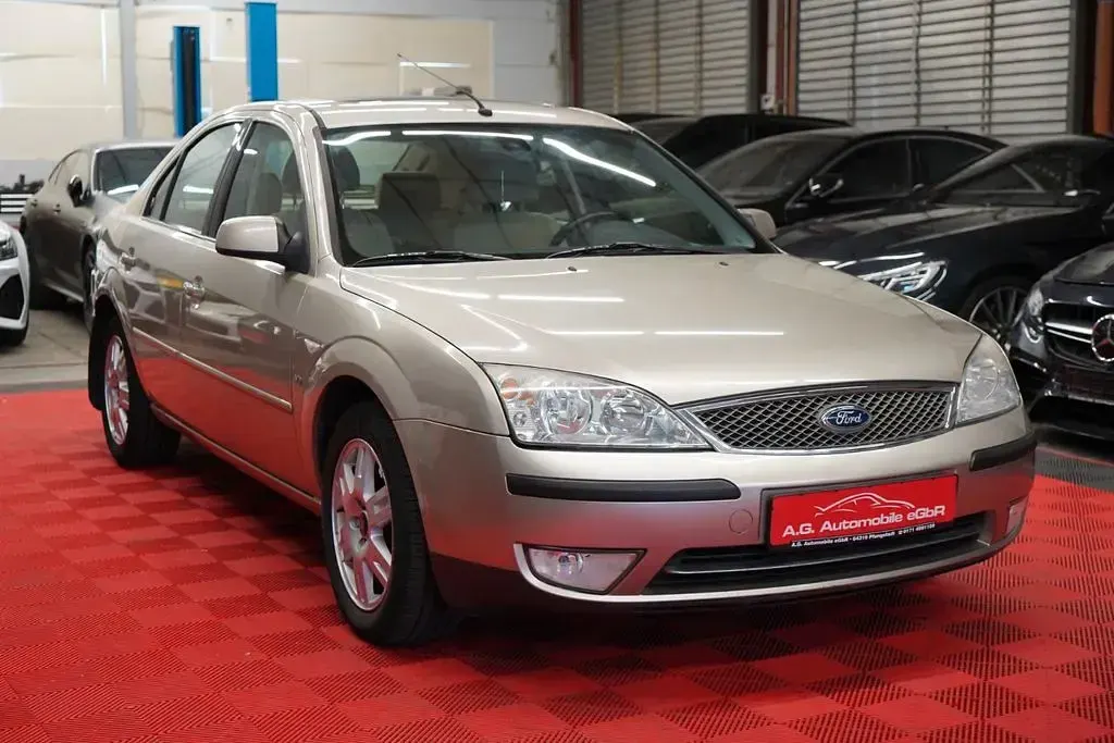 Gebraucht Ford Mondeo Ghia 170 PS (125 kW) 2004 Silber Limousine
