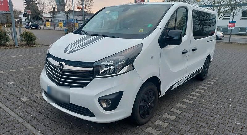 Second-hand Opel Vivaro 145 CP (106 kW) 2018 Alb Monovolum