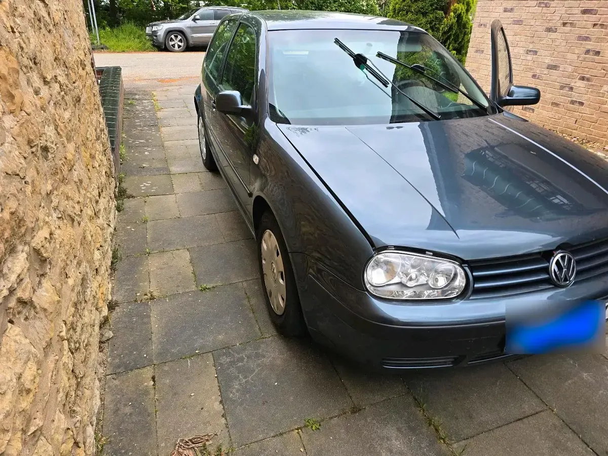 Gebraucht VW Golf IV 100 PS (73 kW) 2000 Grau Kleinwagen
