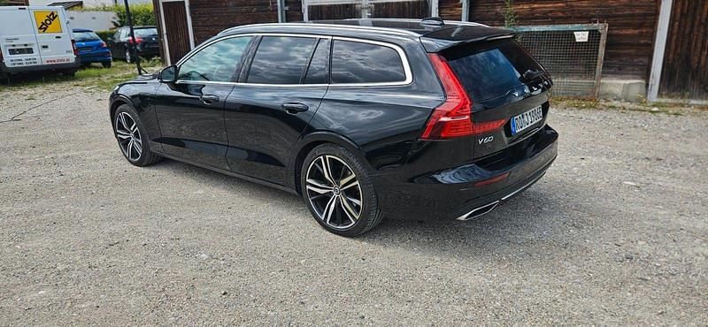 Gebraucht Volvo V60 Inscription 341 PS (250 kW) 2020 Schwarz Kombi