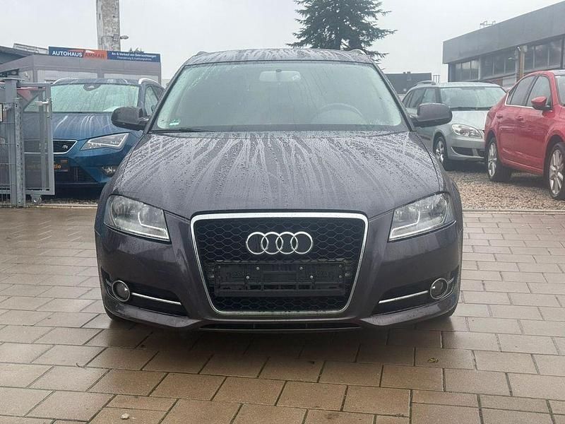 Grau Gebraucht 2011 Audi A3 Sportback Attraction Kleinwagen | 4.999 € (Fairer Preis) - Bild 1/4