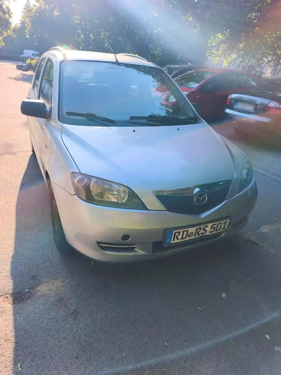 Gebraucht Mazda 2 80 PS (58 kW) 2003 Silber Kleinwagen