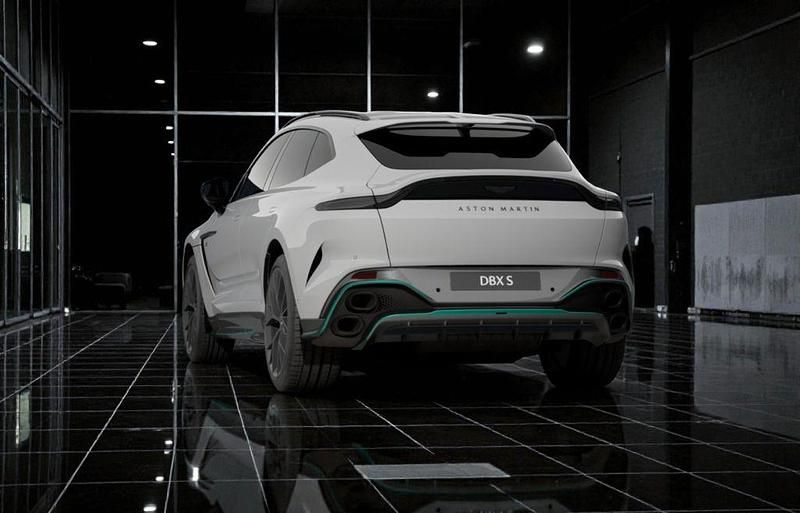 Neu Aston Martin DBX 727 PS (534 kW) 2026 SUV