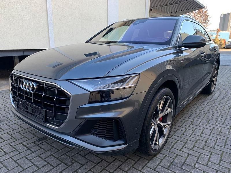 Grau Gebraucht 2018 Audi Q8 S-Line SUV | 44.900 € (Etwas zu teuer) - Bild 1/4