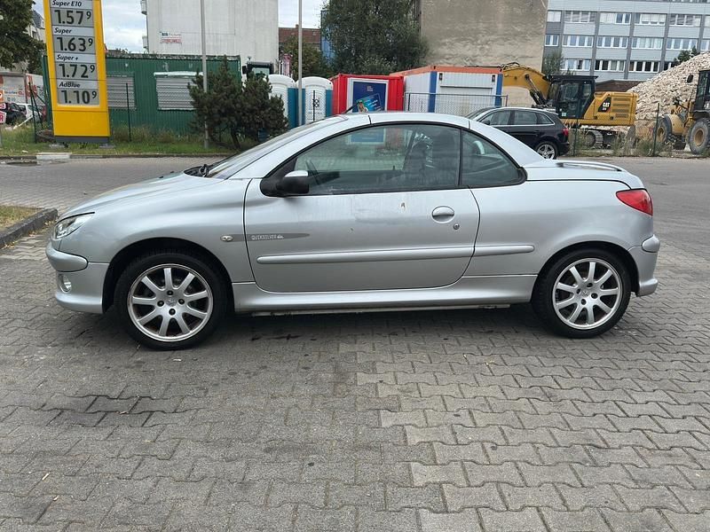 Silber Gebraucht 2005 Peugeot 206 CC Cabrio | 850 € (Superpreis) - Bild 1/4