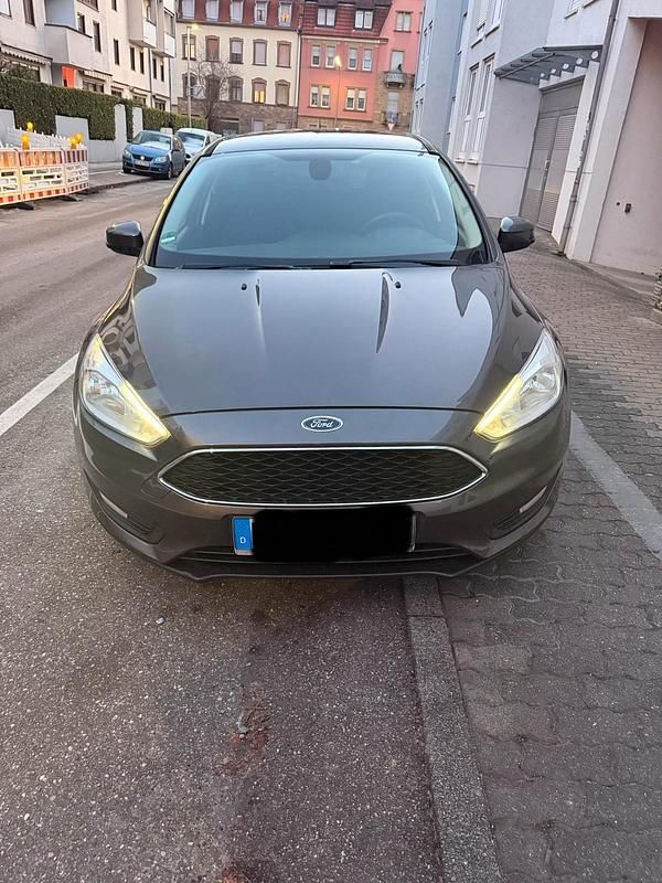 Gebraucht Ford Focus 120 PS (88 kW) 2015 Schwarz Kombi