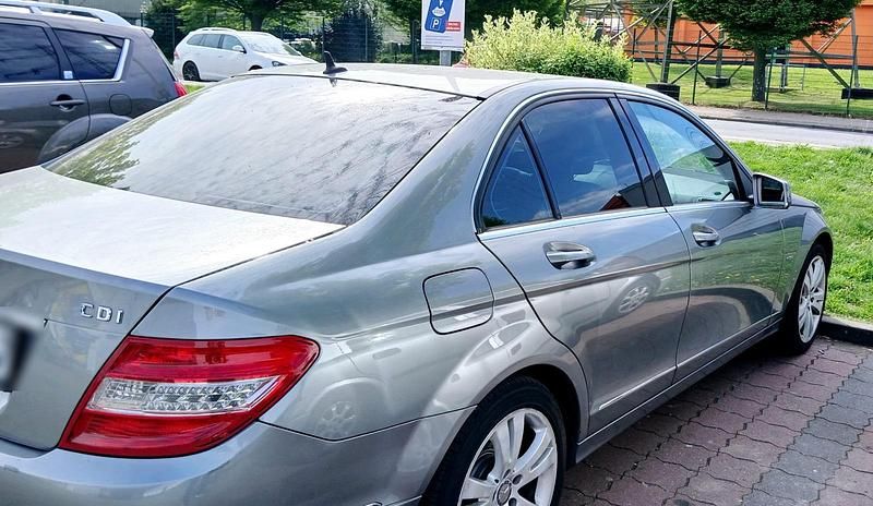 Gebraucht Mercedes C250 204 PS (150 kW) 2010 Grau Limousine