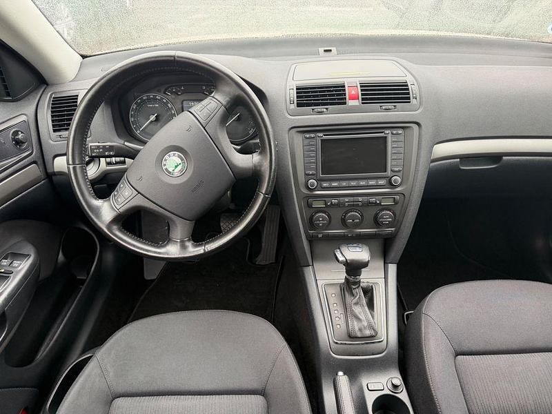 Gebraucht Skoda Octavia Elegance 116 PS (85 kW) 2005 Beige Limousine