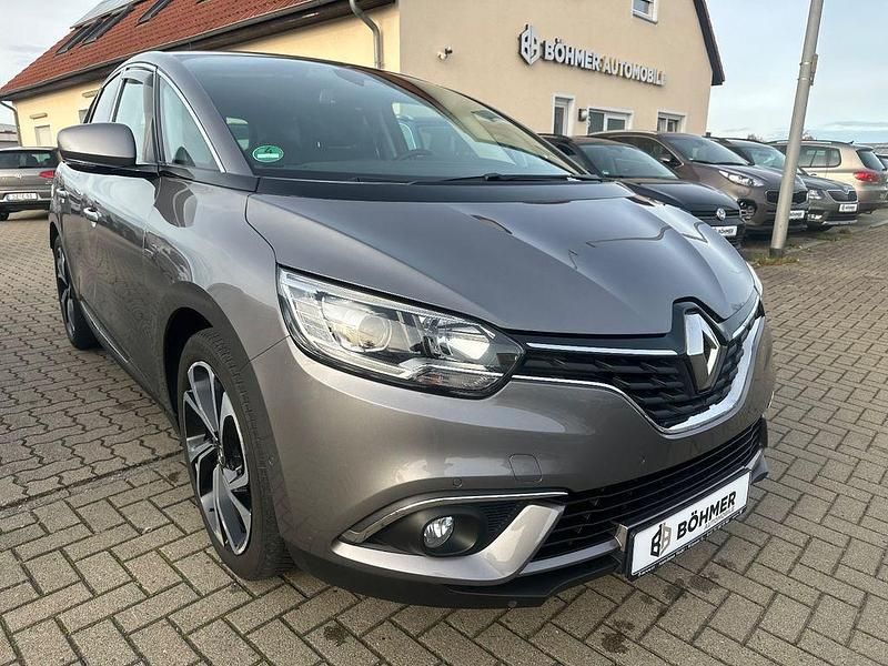 Grau Gebraucht 2017 Renault Scénic IV Bose Edition Van / Kleinbus | 11.490 € (Etwas zu teuer) - Bild 1/4