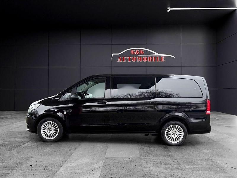 Gebraucht Mercedes Vito 237 PS (174 kW) 2021 Obsidianschwarz meta (metallic) Van