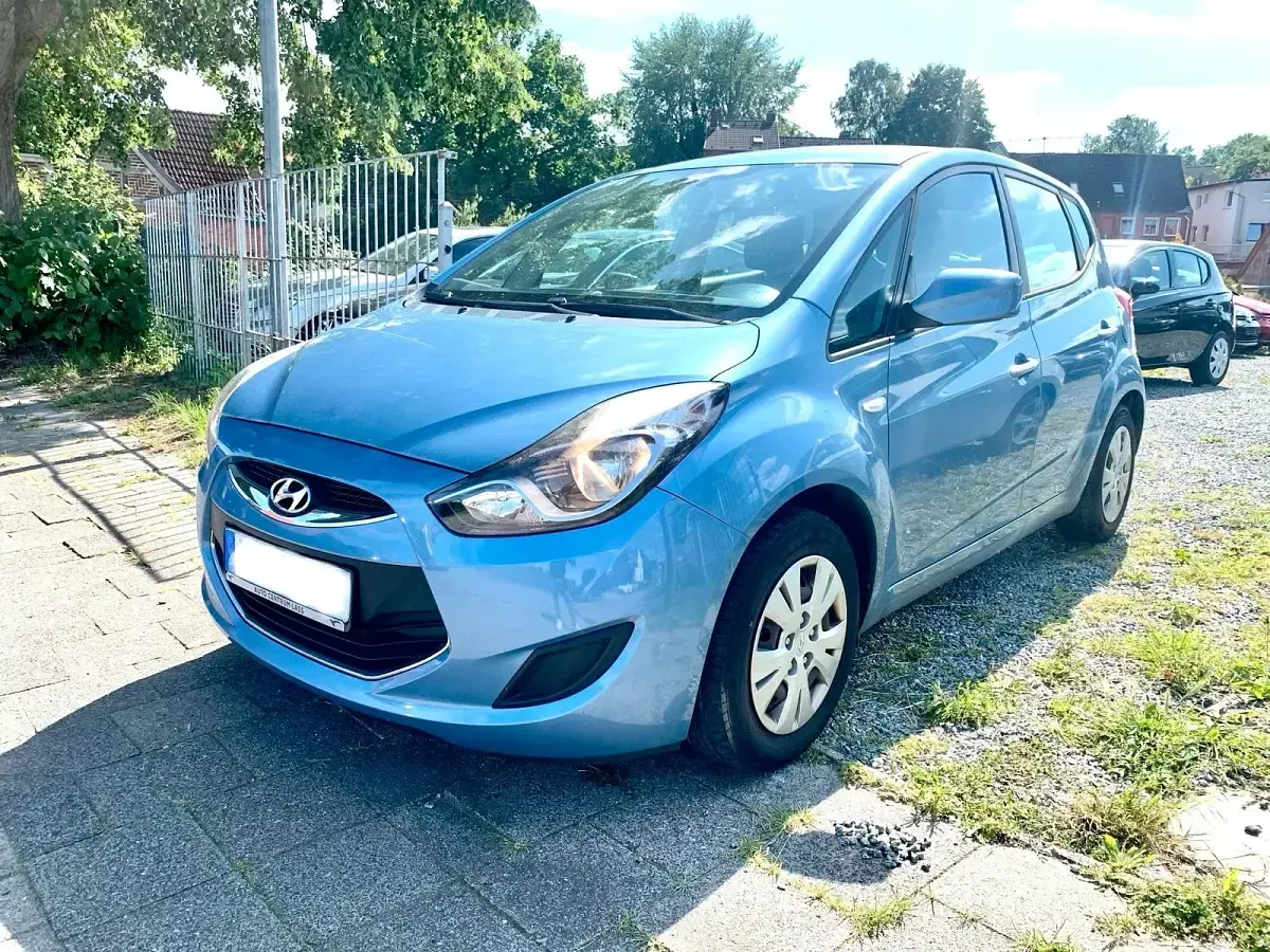 Gebraucht Hyundai ix20 Classic 90 PS (66 kW) 2012 Blau Kleinwagen