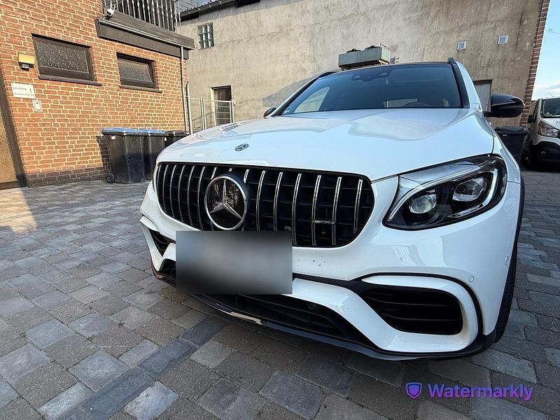 Weiß Gebraucht 2025 Mercedes GLC63 AMG AMG SUV | 50.600 € - Bild 1/4