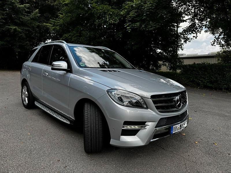 Gebraucht Mercedes ML350 258 PS (189 kW) 2014 Grau SUV