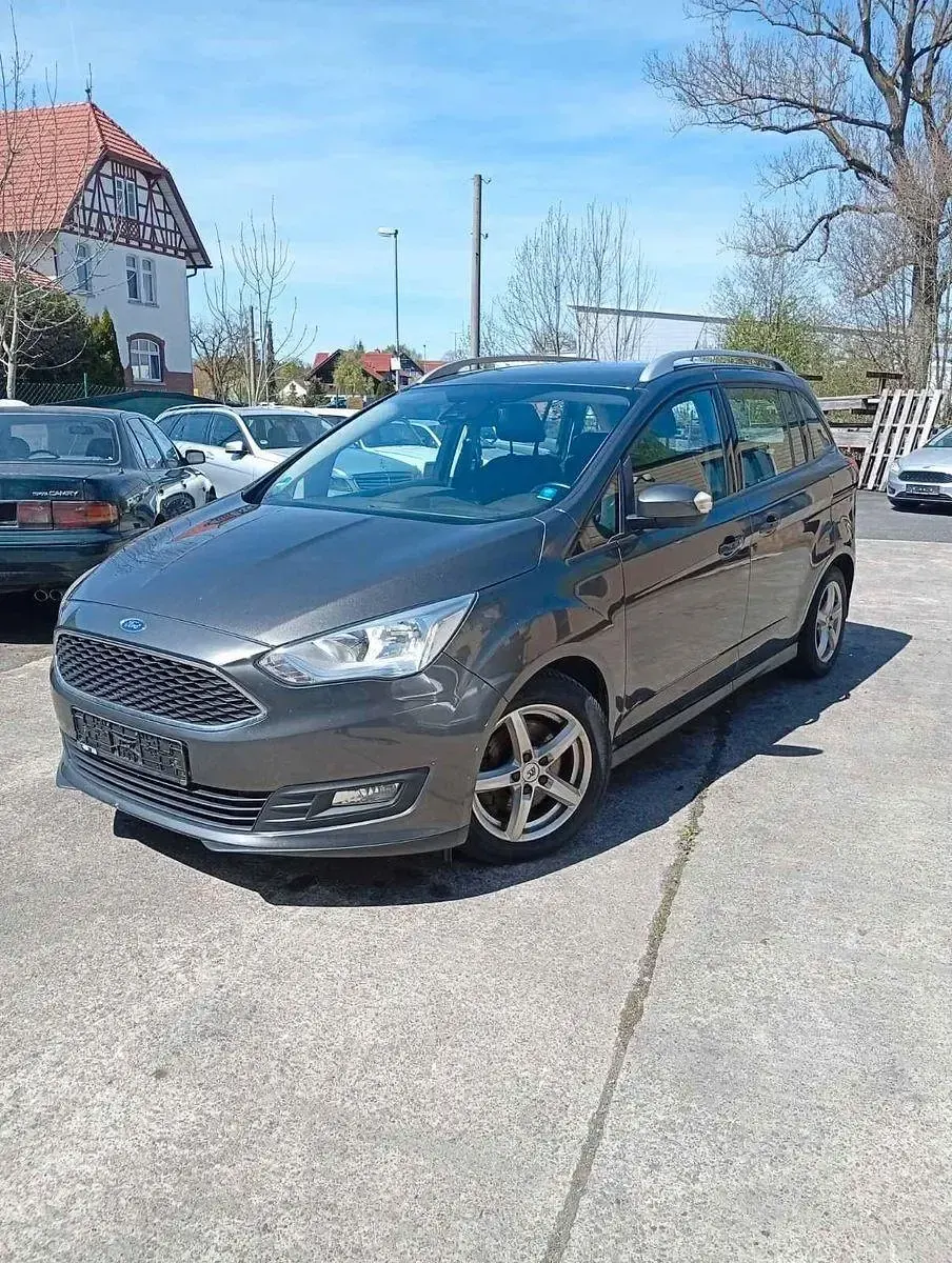 Używany Ford Grand C-Max 120 KM (88 kW) 2017 Niebieski Minivan