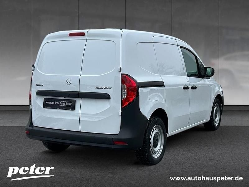 Gebraucht Mercedes Citan 108 75 PS (55 kW) 2023 Arktikweiß Van / Kleinbus