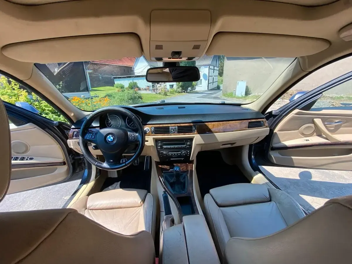 Gebraucht BMW 320 163 PS (119 kW) 2006 Grau Kombi