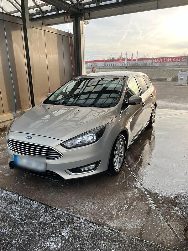 Usata Ford Focus 120 CV (88 kW) 2015 Beige Station wagon
