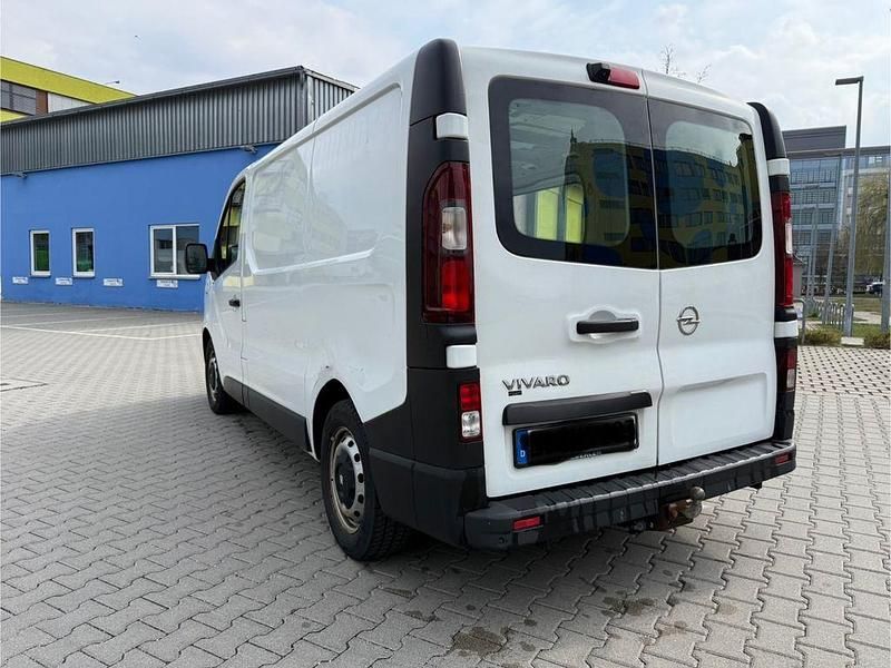 Gebraucht Opel Vivaro 120 PS (88 kW) 2016 Weiß Van / Kleinbus
