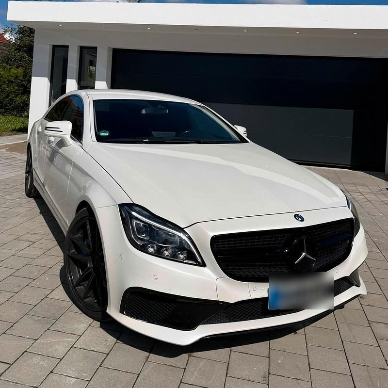 Weiß Gebraucht 2016 Mercedes CLS350 Limousine | 26.300 € (Etwas zu teuer) - Bild 1/4