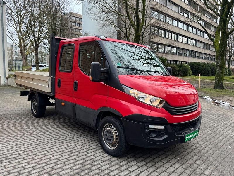 Gebraucht Iveco Daily 116 PS (85 kW) 2017 Weiß Limousine