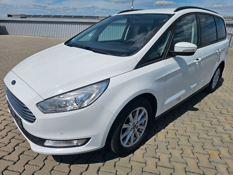 Weiß Gebraucht 2018 Ford Galaxy Van / Kleinbus | 8.300 € - Bild 1/4