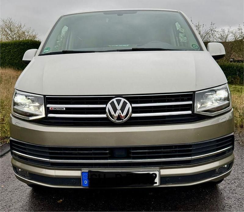Weiß Gebraucht 2019 VW Multivan Generation Six Van / Kleinbus | 42.299 € (Superpreis) - Bild 1/4