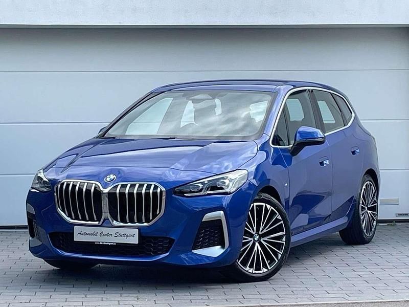 Portimao blau metallic Gebraucht 2024 BMW 218 M Sport Limousine | 29.980 € (Guter Preis) - Bild 1/4