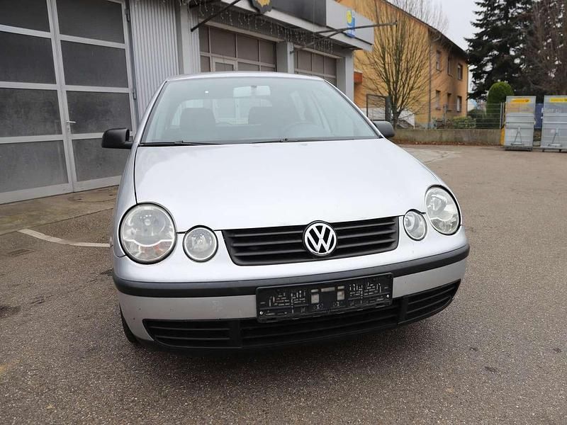 Gebraucht VW Polo Basis 64 PS (47 kW) 2003 Reflexsilber Kleinwagen