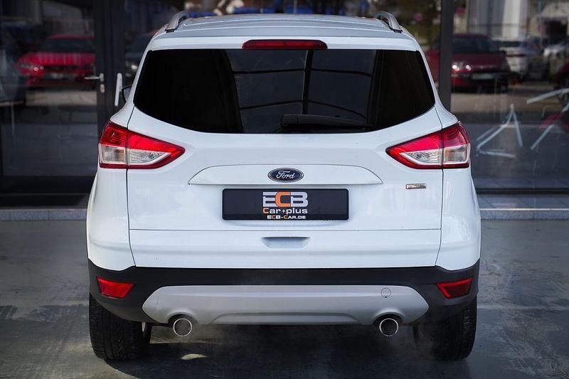 Gebraucht Ford Kuga Trend 150 PS (110 kW) 2013 Weiß SUV