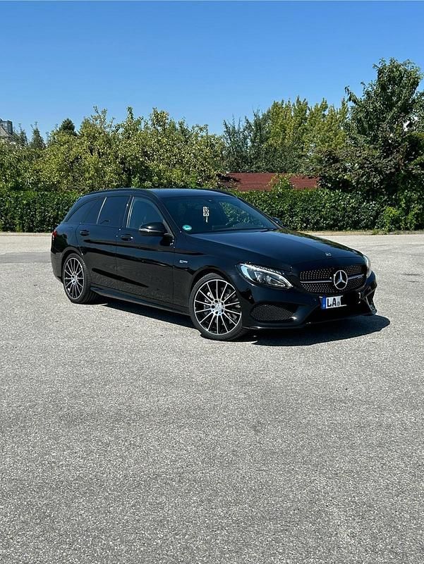 Schwarz Gebraucht 2017 Mercedes C43 AMG AMG Kombi | 29.500 € (Fairer Preis) - Bild 1/4