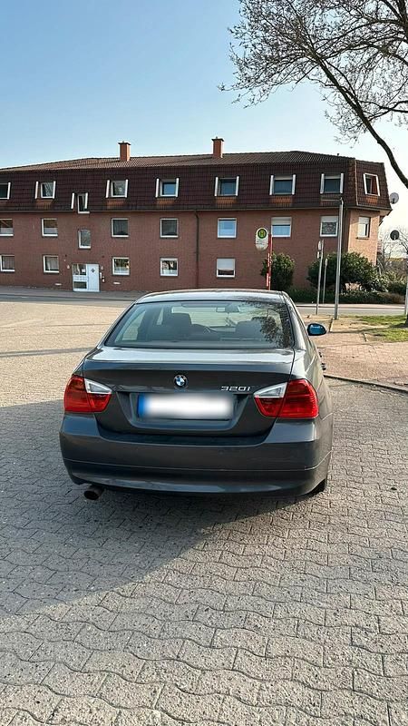 Gebraucht BMW 320 Sport Line 150 PS (110 kW) 2006 Grau Limousine