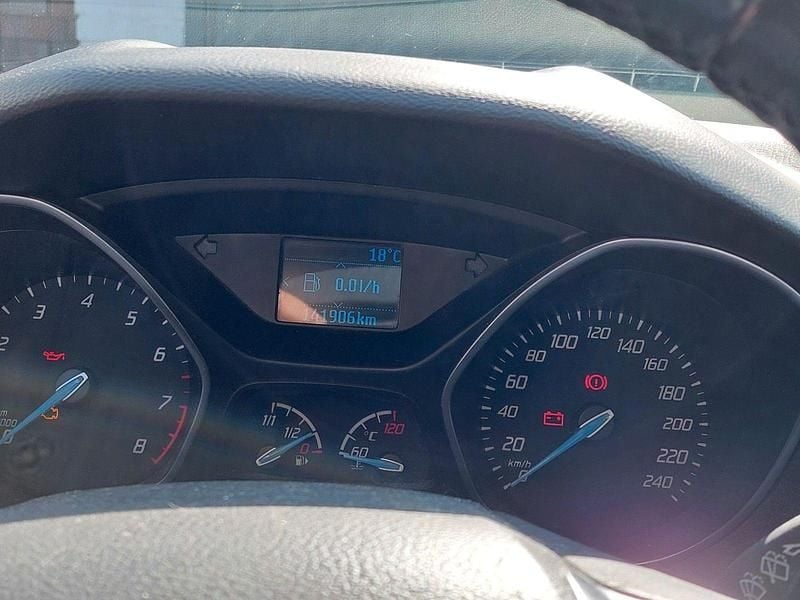 Gebraucht Ford Focus 125 PS (91 kW) 2014 Silber Kombi