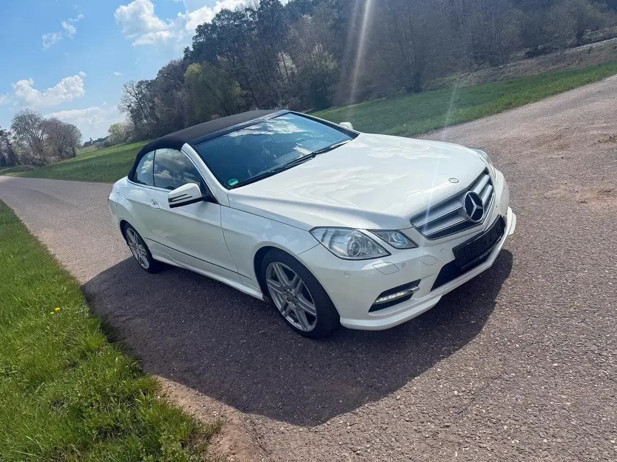 Gebraucht Mercedes E220 170 PS (125 kW) 2012 Weiß Cabrio