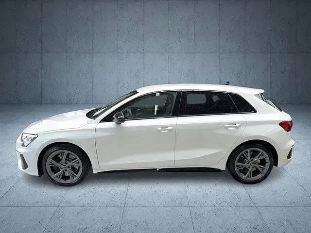 Gebraucht Audi S3 Sport 310 PS (228 kW) 2024 Weiß Limousine