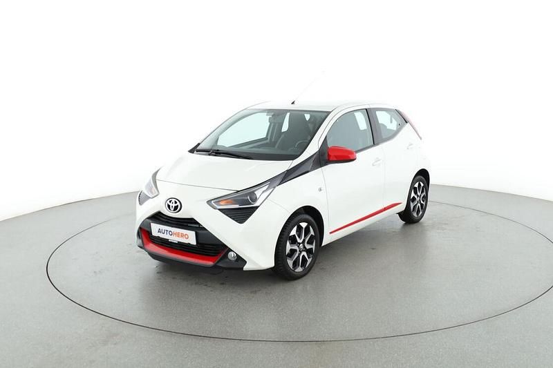 Weiß Gebraucht 2018 Toyota Aygo Connect Style Kleinwagen | 10.850 € (Fairer Preis) - Bild 1/3