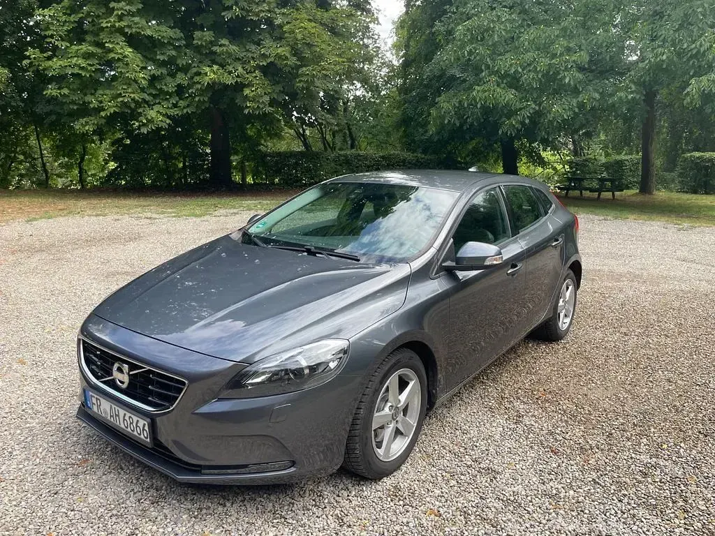Gebraucht Volvo V40 120 PS (88 kW) 2014 Grau Limousine