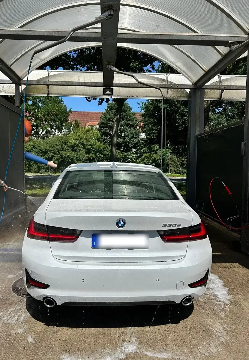 Gebraucht BMW 330e 292 PS (214 kW) 2022 Weiß Limousine