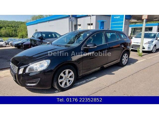 Gebraucht Volvo V60 Basis 114 PS (83 kW) 2012 Black solid (stone) / solid Kombi