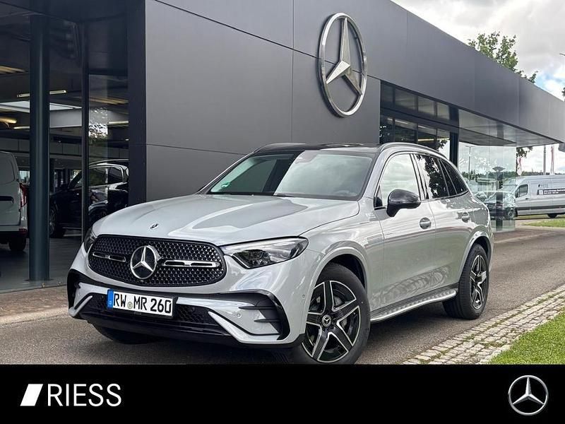 Manufaktur lack manufaktur alpingrau uni Gebraucht 2025 Mercedes GLC220 AMG SUV | 63.700 € (Superpreis) - Bild 1/4