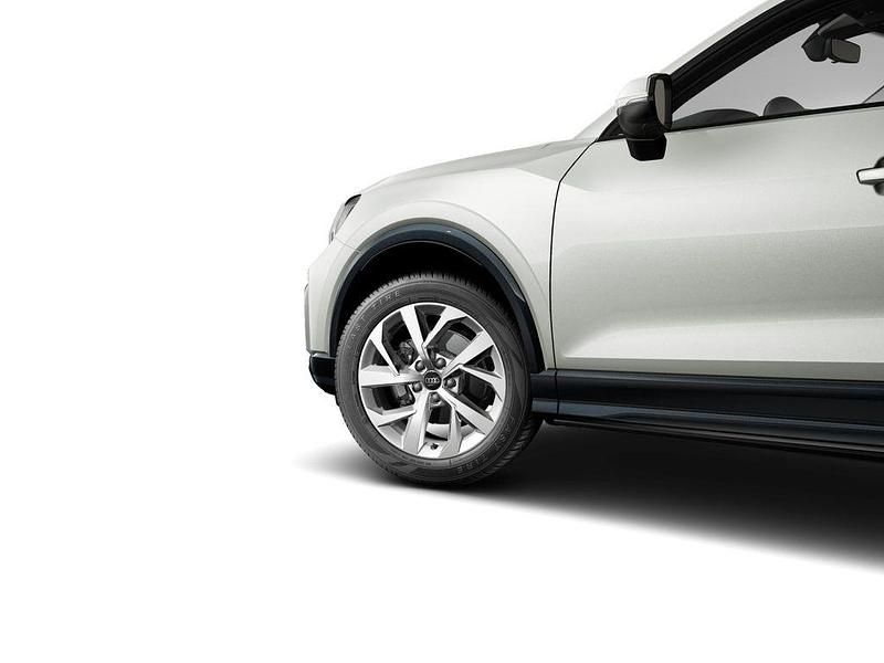 Second-hand Audi Q2 Advanced Plus 116 CP (85 kW) 2024 Argintiu SUV