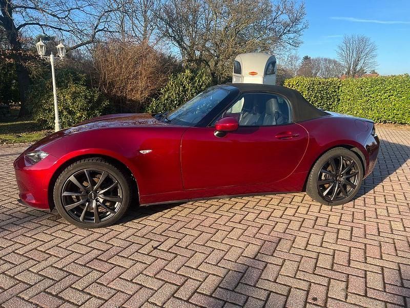 Gebraucht Mazda MX5 Sports-Line 132 PS (97 kW) 2019 Rot Cabrio