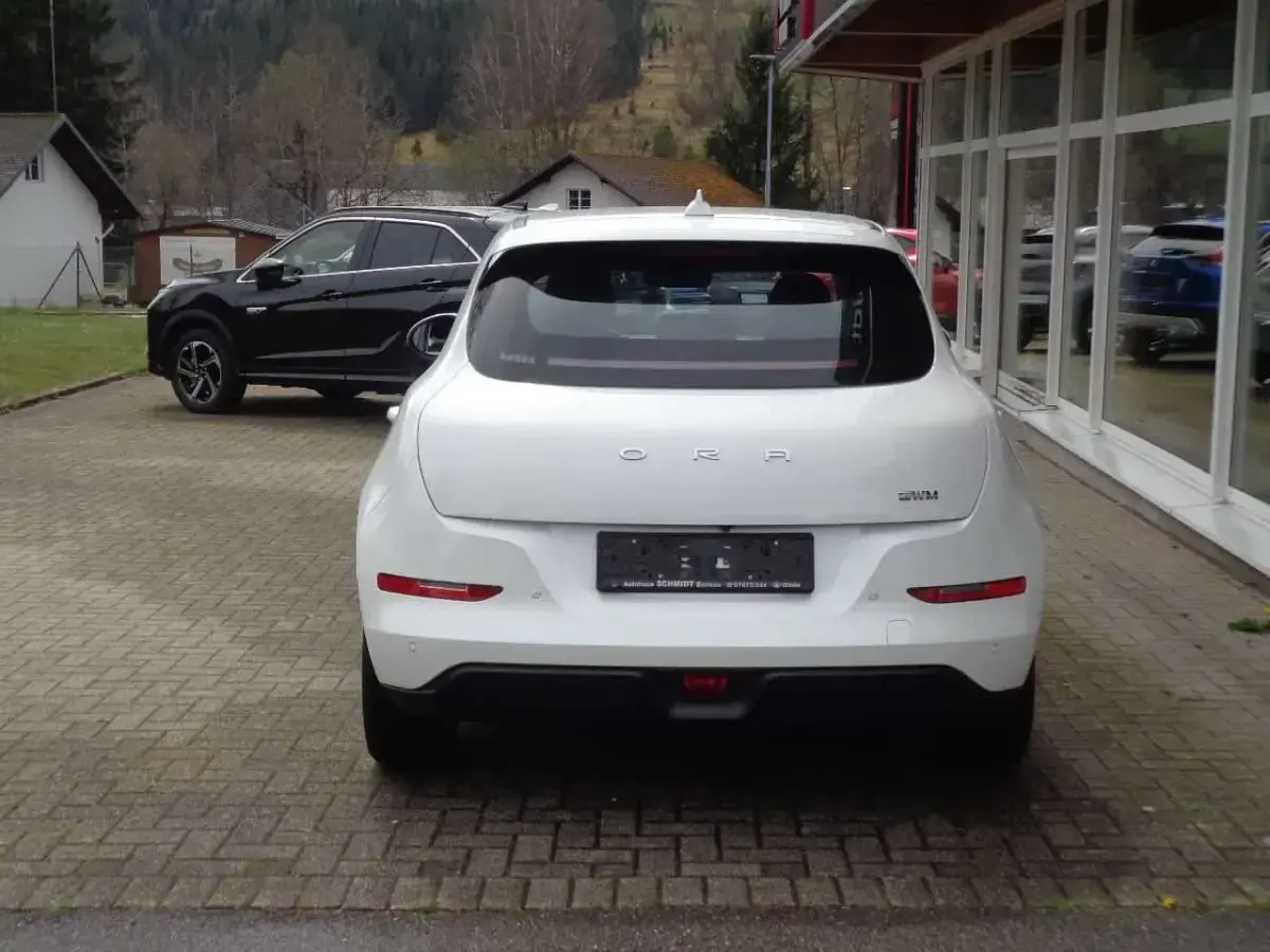 Neu Ora 03 125 kW (171 PS) 2025 Moonlight white Kleinwagen